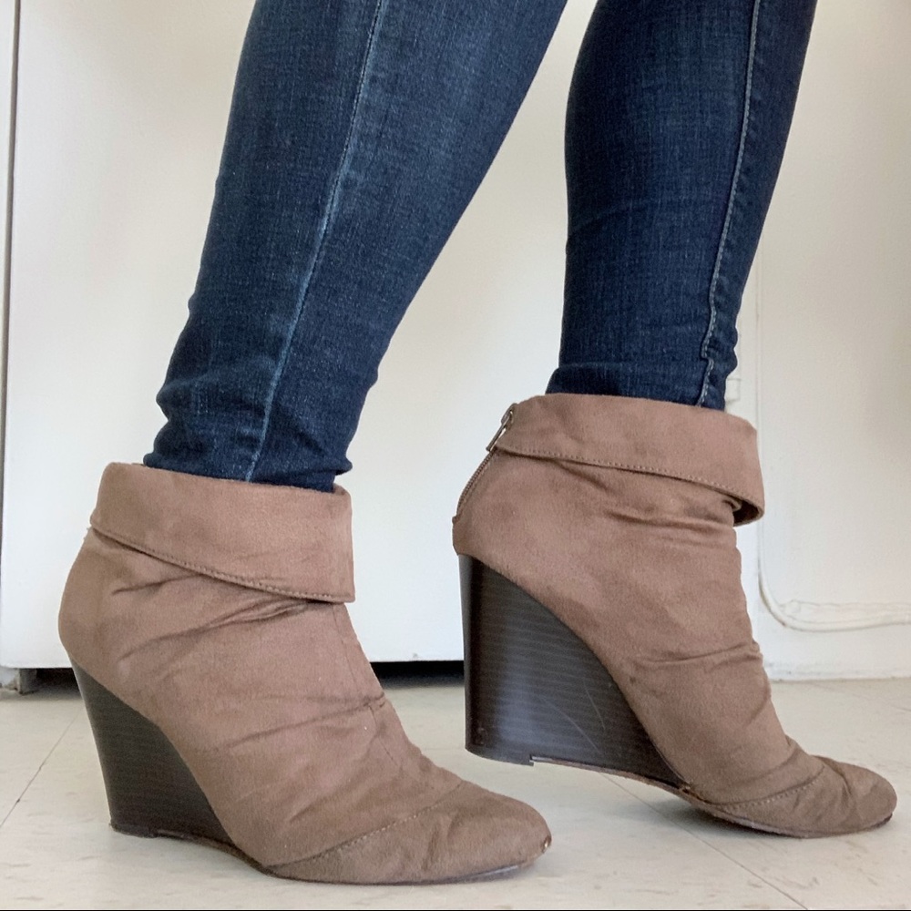 Tan Suede Wedge Heel Ankle Booties Y2K Witchy Boho Fall Boots 7.5 Elena Gilbert